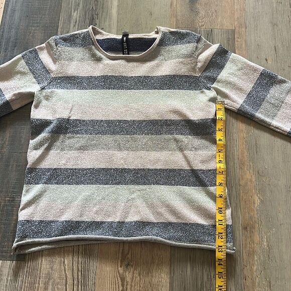 Design Lab Multi-Color Metallic Striped Knit Cropped Bell Sleeve Top Size: Small - Picture 7 of 15